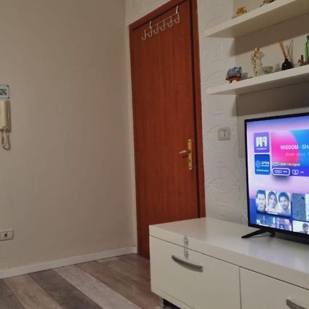 Apartament Liqeni Thate, Tirane Zewnętrze zdjęcie