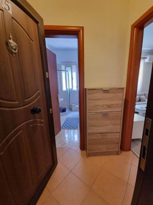Apartament Liqeni Thate, Tirane Zewnętrze zdjęcie