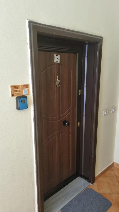 Apartament Liqeni Thate, Tirane Zewnętrze zdjęcie